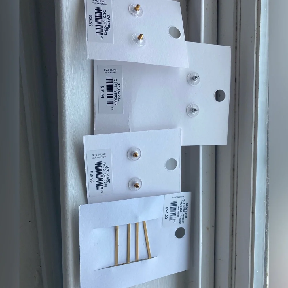 Loft earrings bundle - Picture 2 of 4